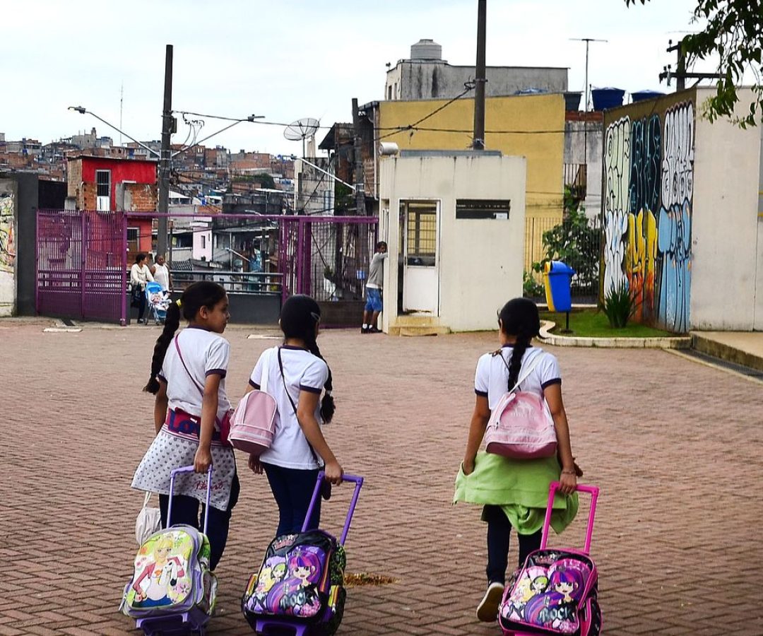 987471-aaa_capa_abr3257-011